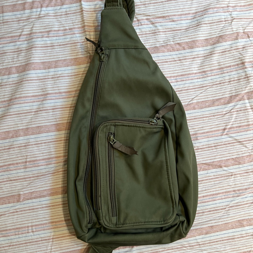 Vera Bradley sling bag. Green. Used 6-7 times, still like new.